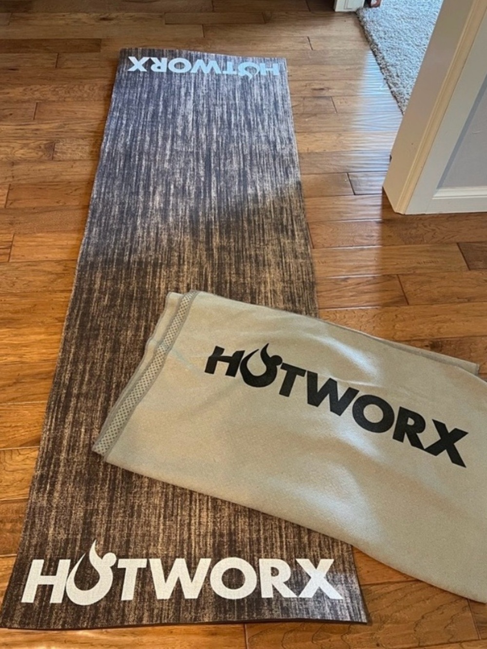 Hotworx Gray Yoga Mat Towel Set - Gray
